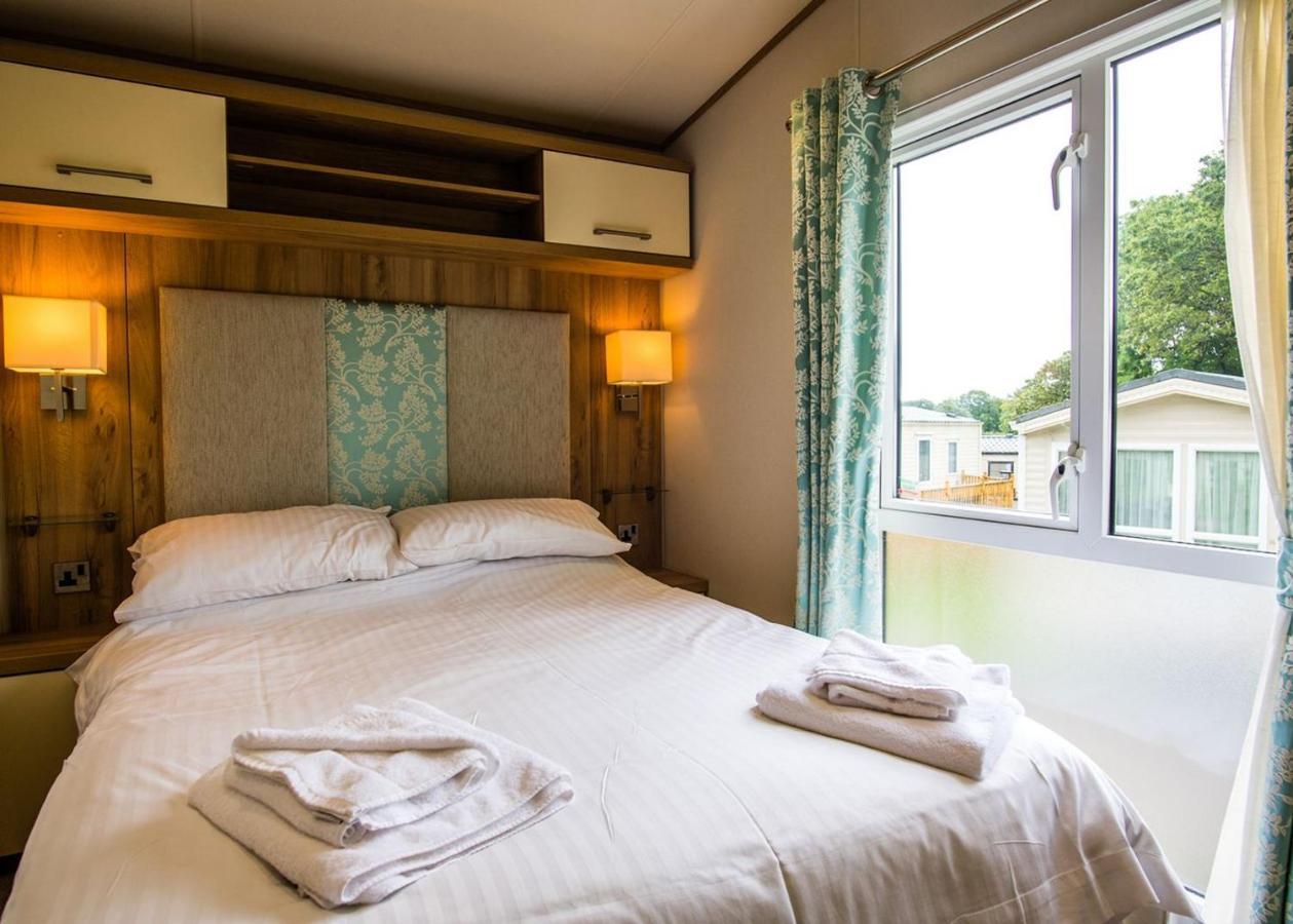 Ocean Heights Holiday Park New Quay  Esterno foto