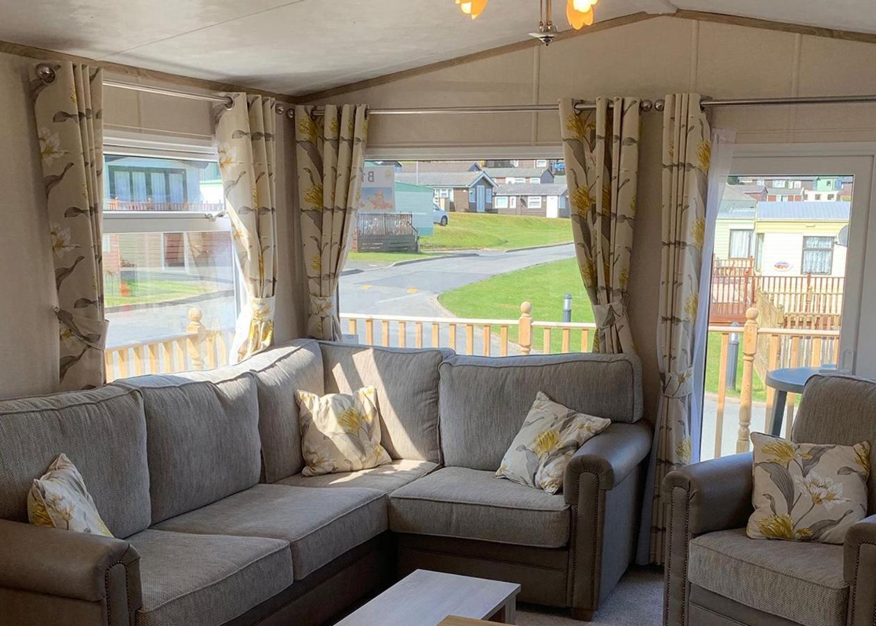 Ocean Heights Holiday Park New Quay  Esterno foto
