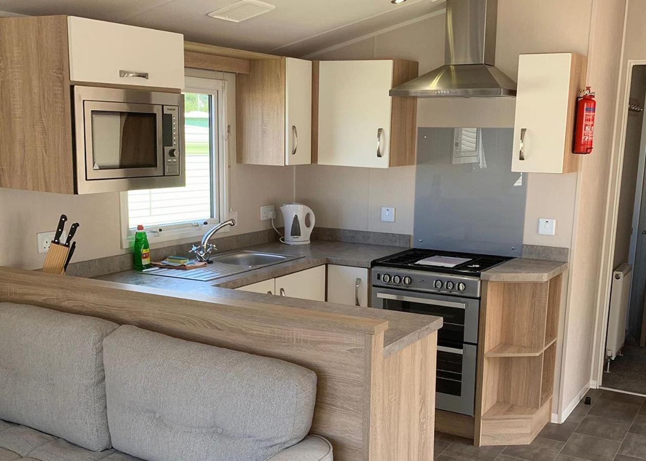 Ocean Heights Holiday Park New Quay  Esterno foto