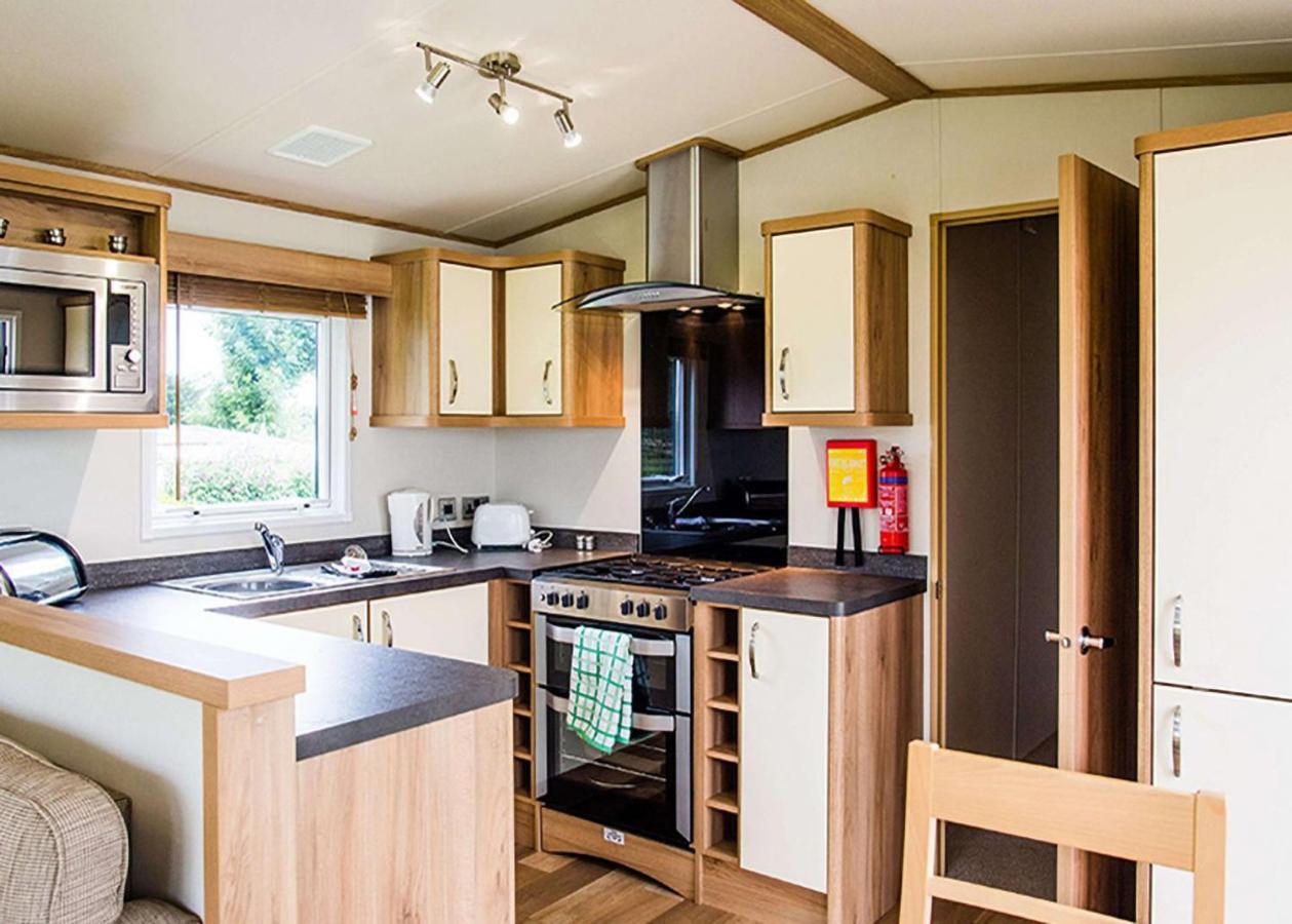 Ocean Heights Holiday Park New Quay  Esterno foto